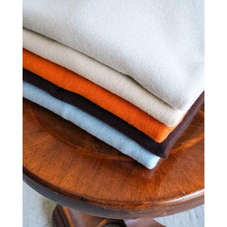 Olde H & Daughter CASHMERE V-NECK KNITWEAR