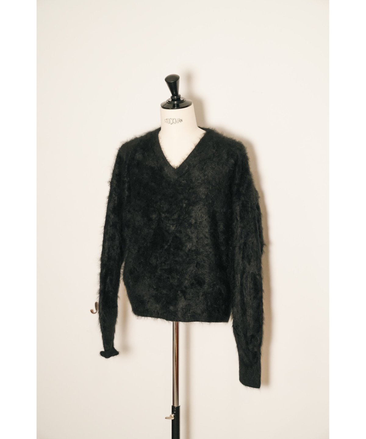 Olde H & Daughter FUR CASHMERE V-NECK KNITWEAR