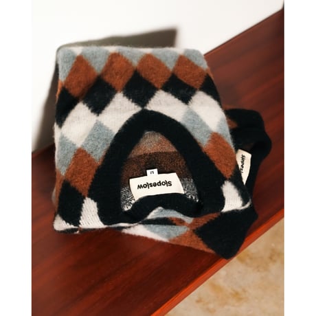 slopeslow BRUSHED DOUBLE JACQUARD V NECK SWEATER