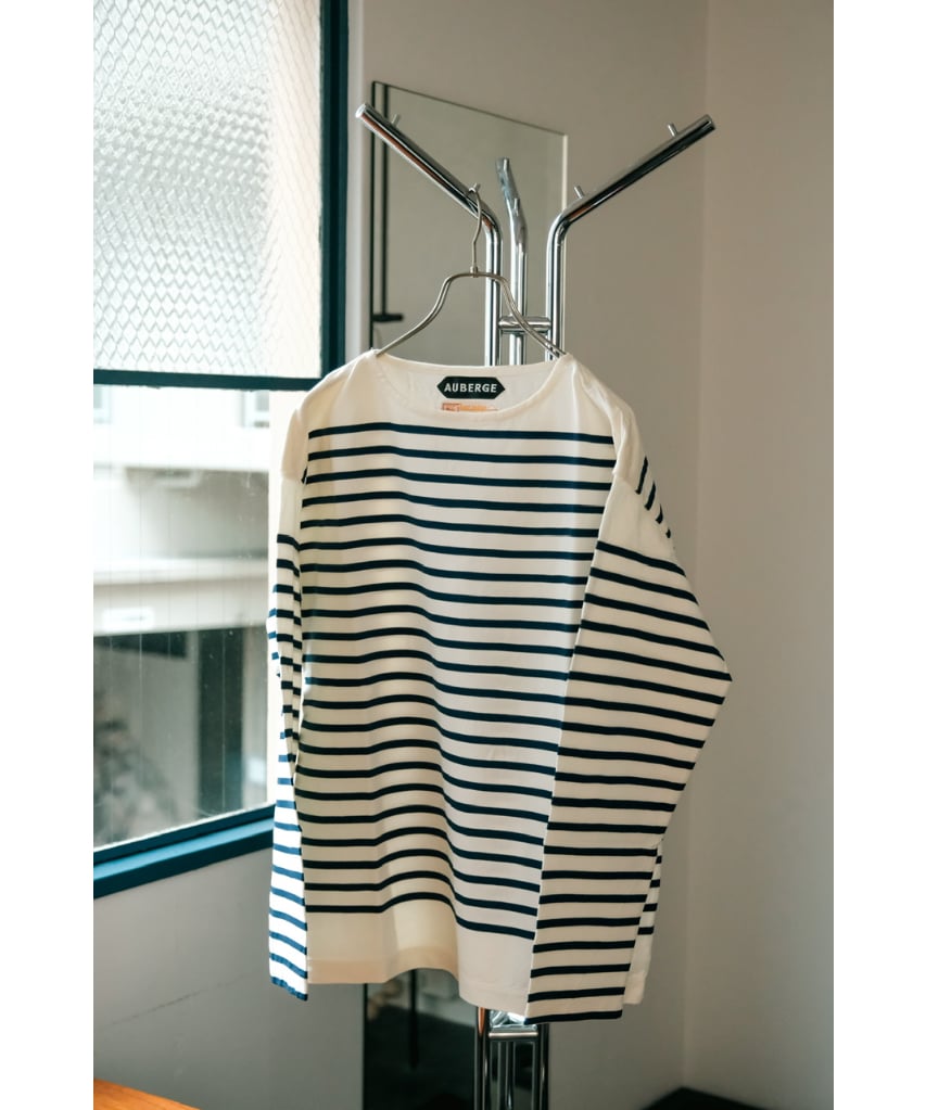 AUBERGE オーベルジュ PICASSO ホワイト ネイビー 42 AUBERGE PICASSO | MusterWerk