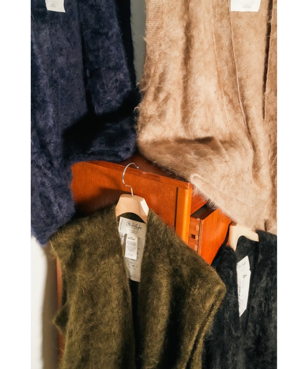 Olde H & Daughter Ex. FUR CASHMERE N/B VEST | M