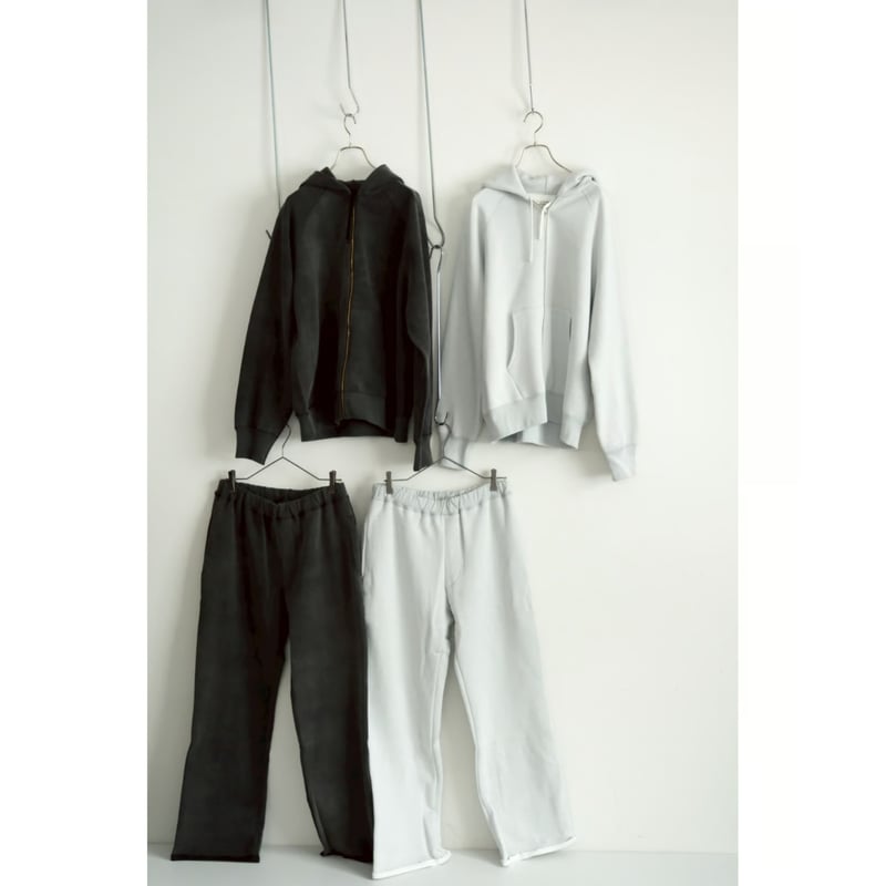 MAATEE&SONS Ex. FLARE SWEAT PANTS | MusterWerk