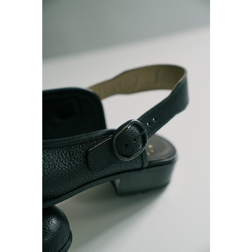 Post Production Face Sandal | MusterWerk