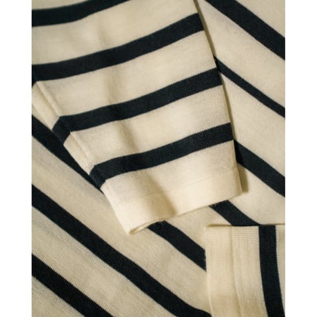 WALENODE Off-spec wool Basque sweater
