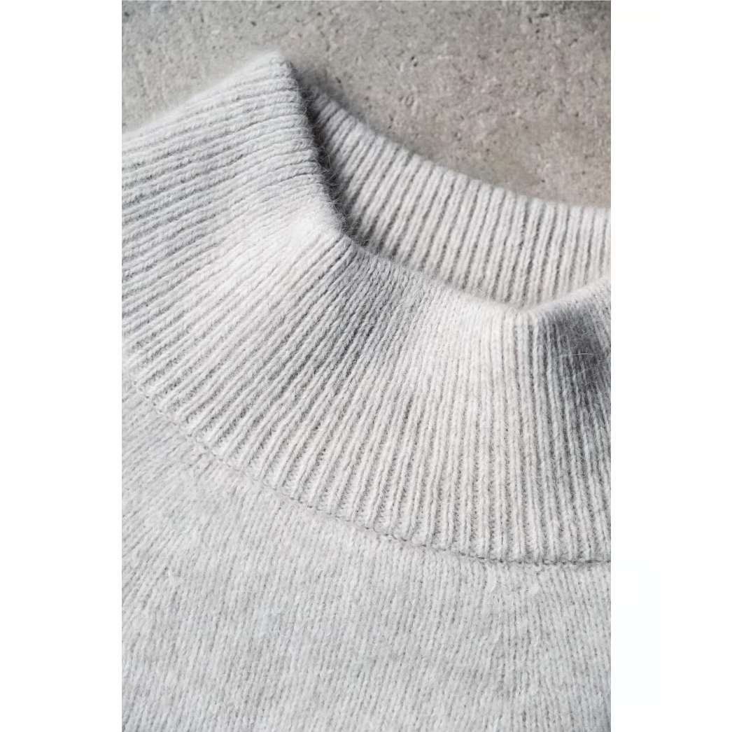 walenode Ex. Tundra Bluefox / Kyushin sweater |