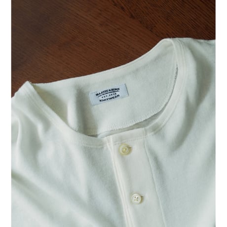 MAATEE&SONS L/S HENRY NECK TEE