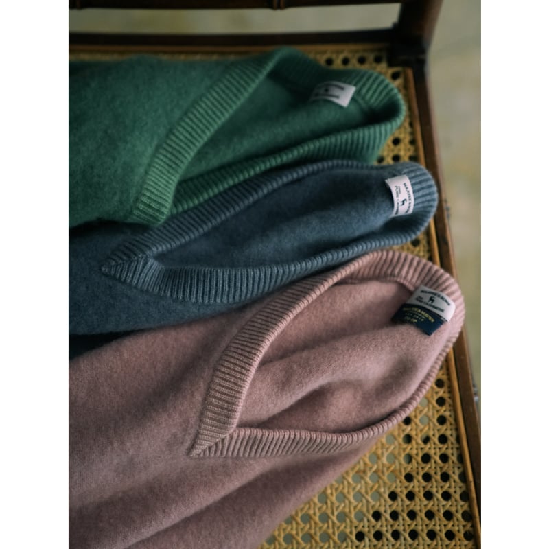 MAATEE&SONS CASHMERE 圧縮V SWEATER | MusterWerk