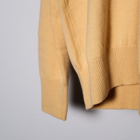 MAATEE&SONS ド度詰めCASHMERE V/N  SWEATER