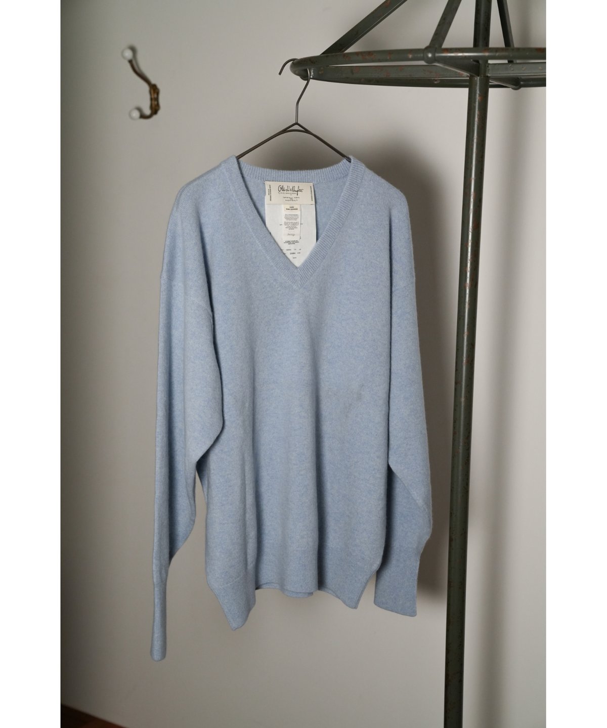 Olde H & Daughter CASHMERE V-NECK KNITWEAR | Mu