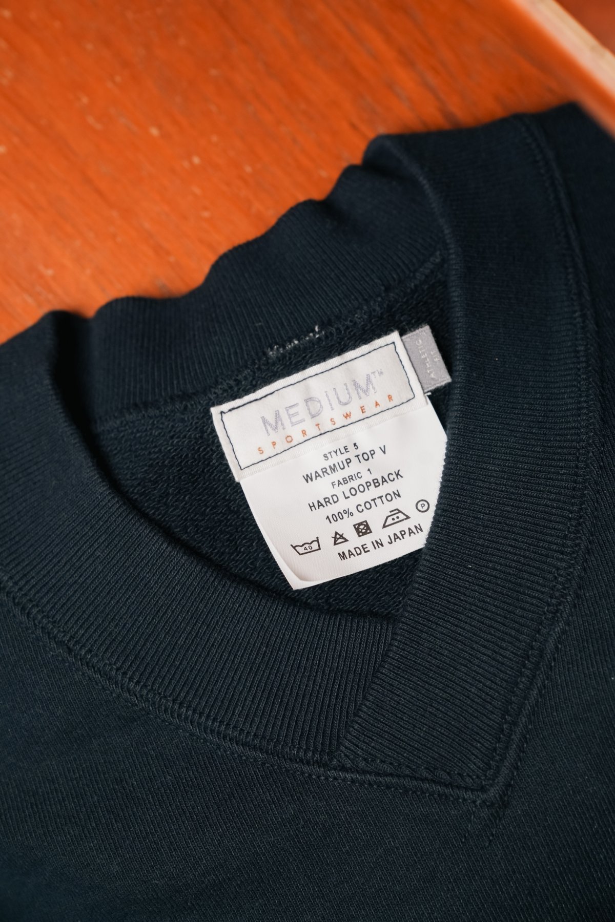 MEDIUM SPORTSWEAR WARMUP TOP V 