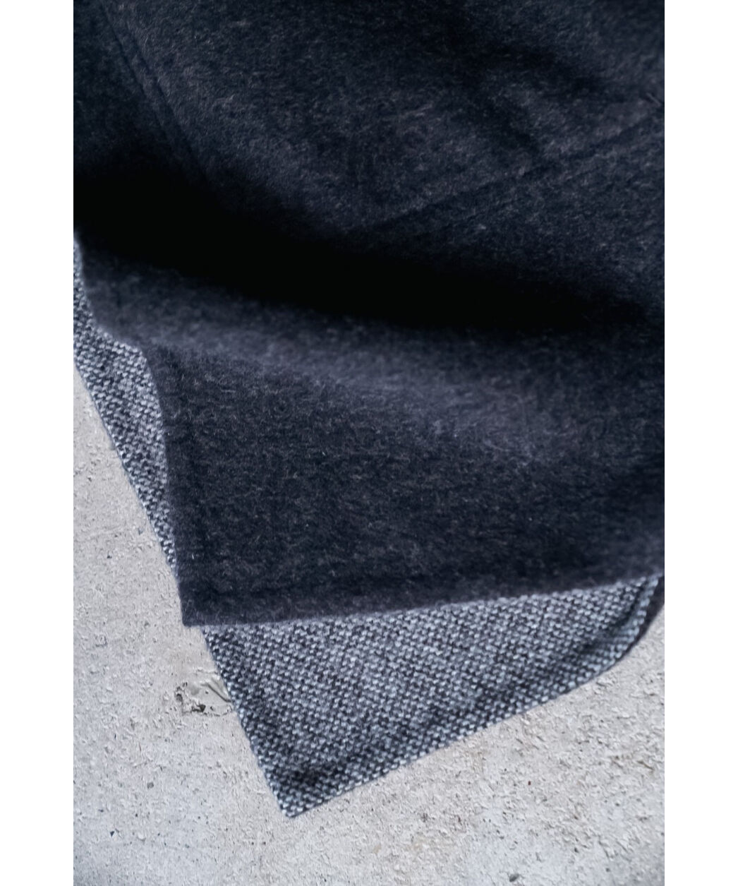 POSTELEGANT Wool Cashmere Rever Vest | MusterWerk