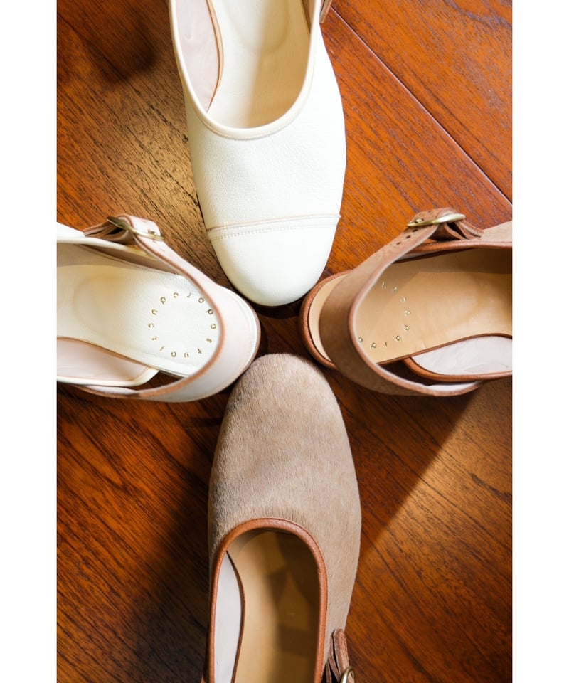Post Production Ex. 白鞣しGoat Face Sandal | Muste
