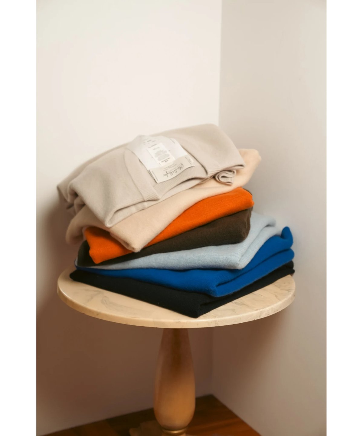 Olde H & Daughter CASHMERE V-NECK KNITWEAR | Mu