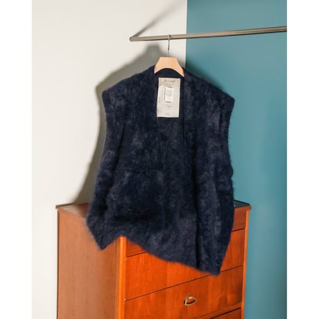 Olde H & Daughter Ex. FUR CASHMERE N/B VEST