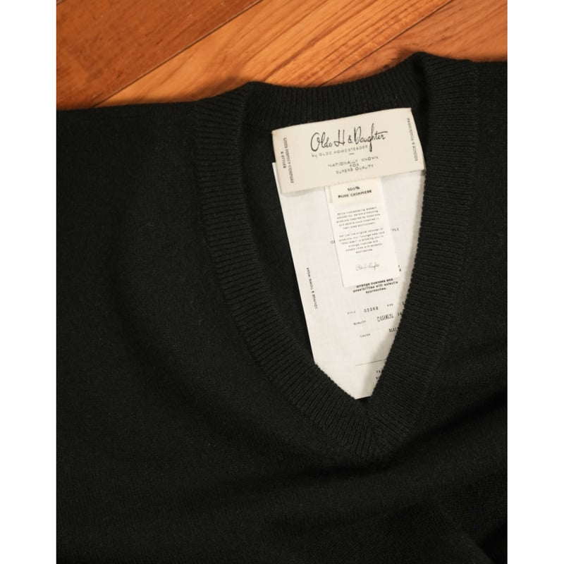 Olde H & Daughter CASHMERE V-NECK KNITWEAR | Mu