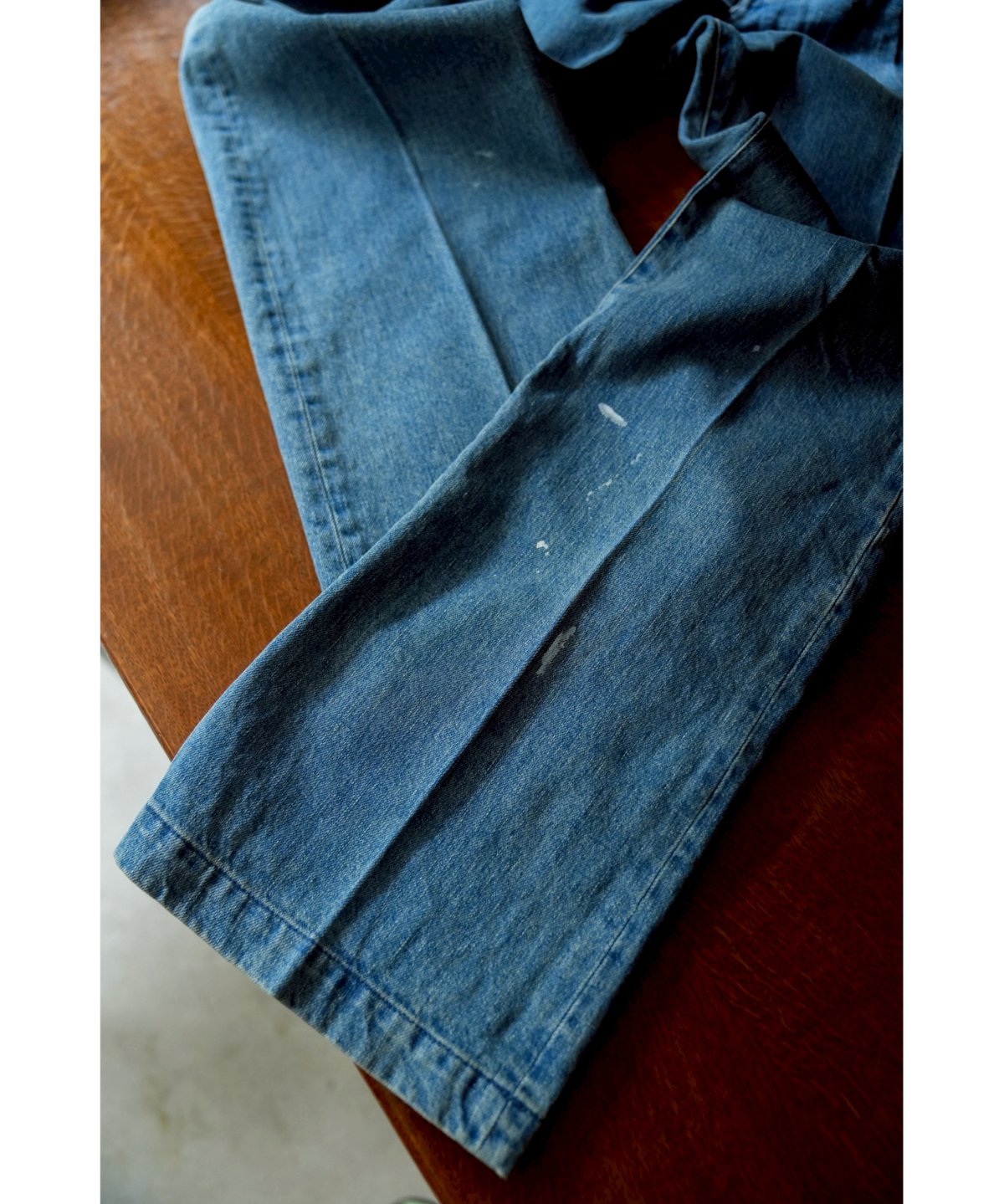 RAINMAKER Ex. PAINTED DENIM SEMI FLARED TROUSER