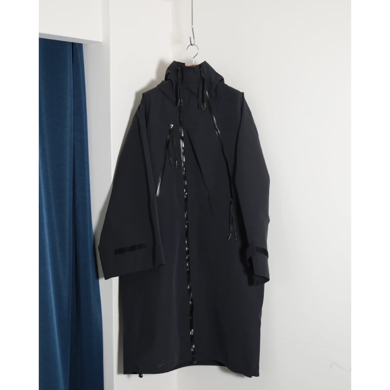 RAINMAKER BREATHABLE WATERPROOF MOUNTAIN COAT