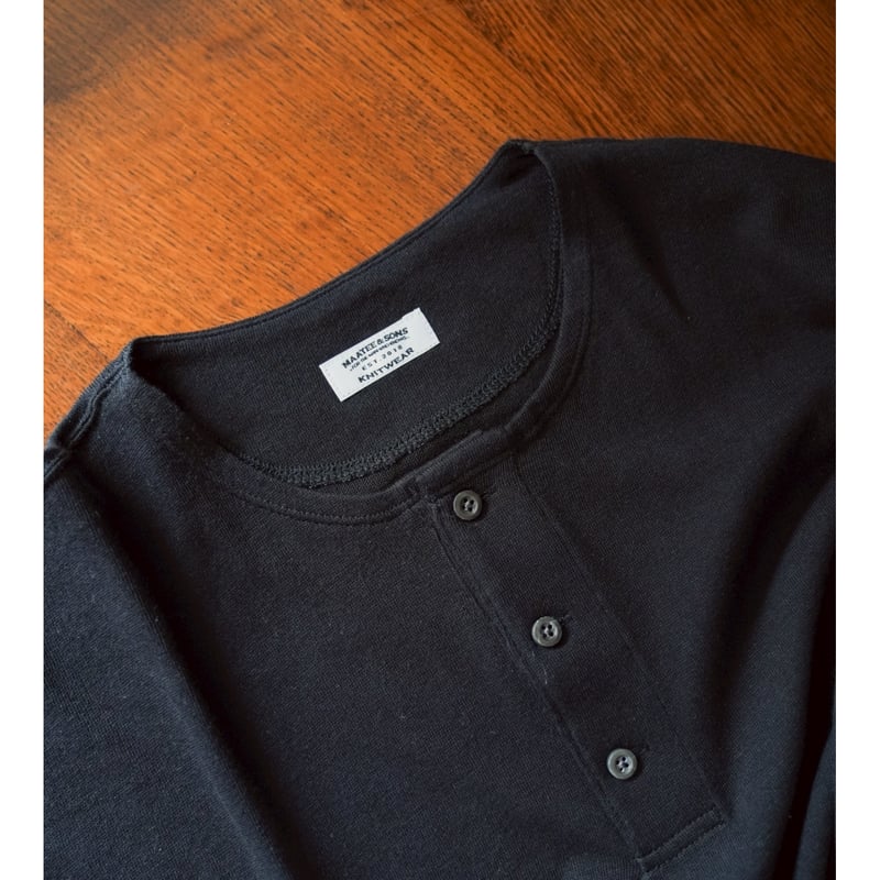 MAATEE&SONS L/S HENRY NECK TEE | MusterWerk
