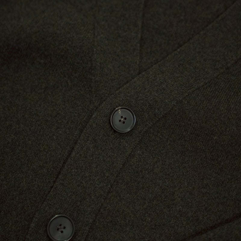 The CLASIK V NECK CARDIGAN | MusterWerk