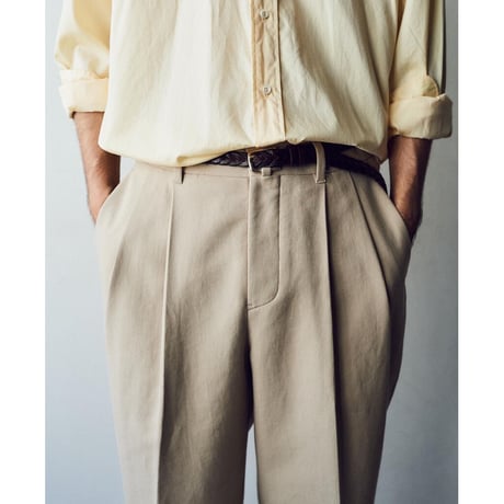 MAATEE&SONS 2TUCK TARPERD CHINO TROUSERS