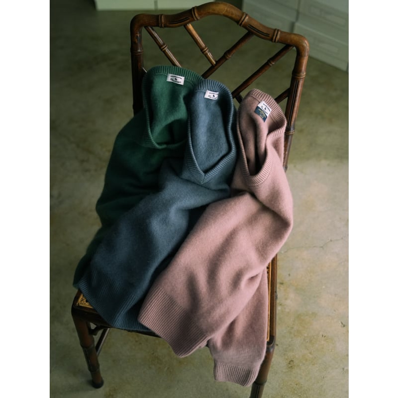 MAATEE&SONS CASHMERE 圧縮V SWEATER | MusterWerk