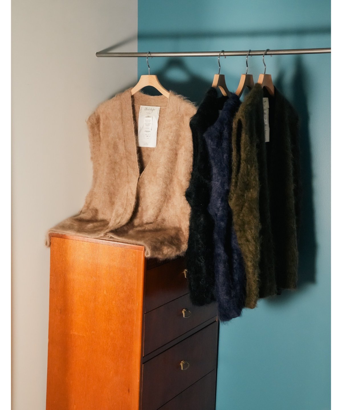 Olde H & Daughter Ex. FUR CASHMERE N/B VEST | M