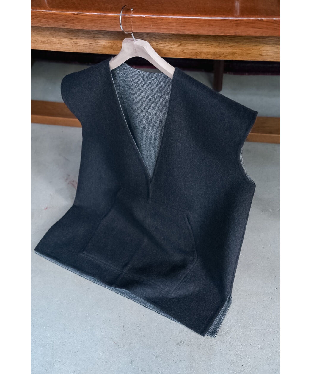 POSTELEGANT Wool Cashmere Rever Vest | MusterWerk