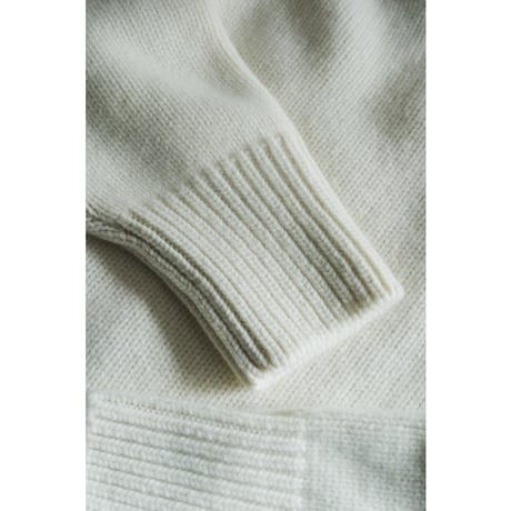 Olde H & Daughter BABY CASHMERE CREW NECK P/O