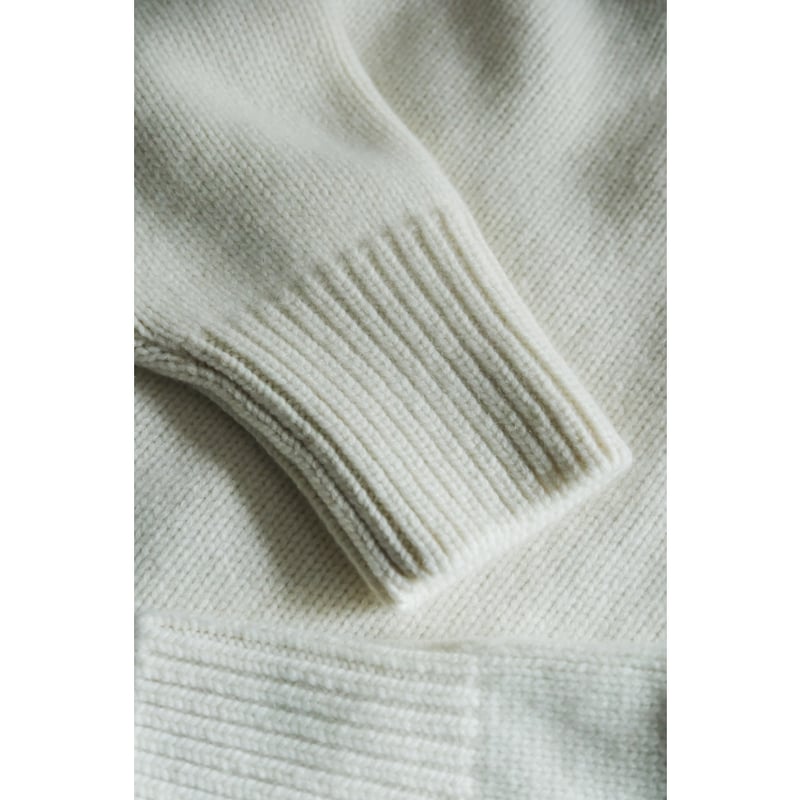 Olde H & Daughter BABY CASHMERE CREW NECK P/O |