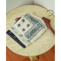 MAATEE&SONS Ex. CASHMERE HANDKERCHIEF