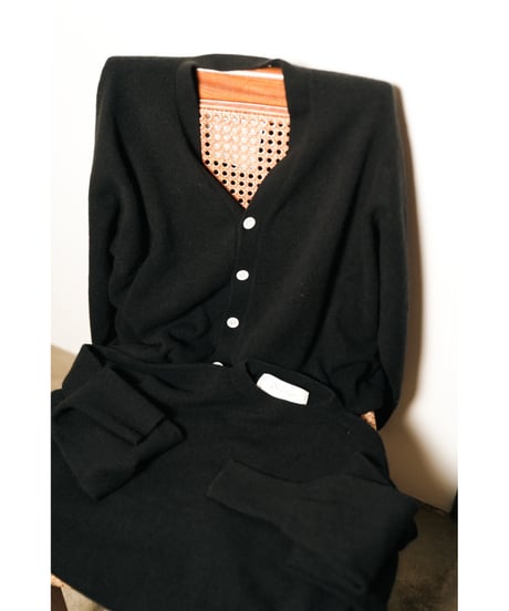 Olde H & Daughter AGED CASHMERE PLAIN STITCH CARDIGAN / CREW NECK P/O