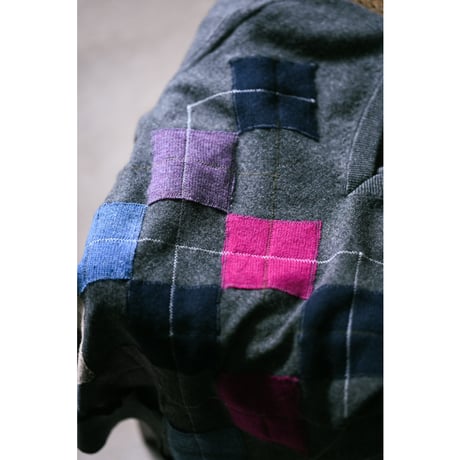 MAATEE&SONS CASHMERE PATCH ARGYLE SWEATER