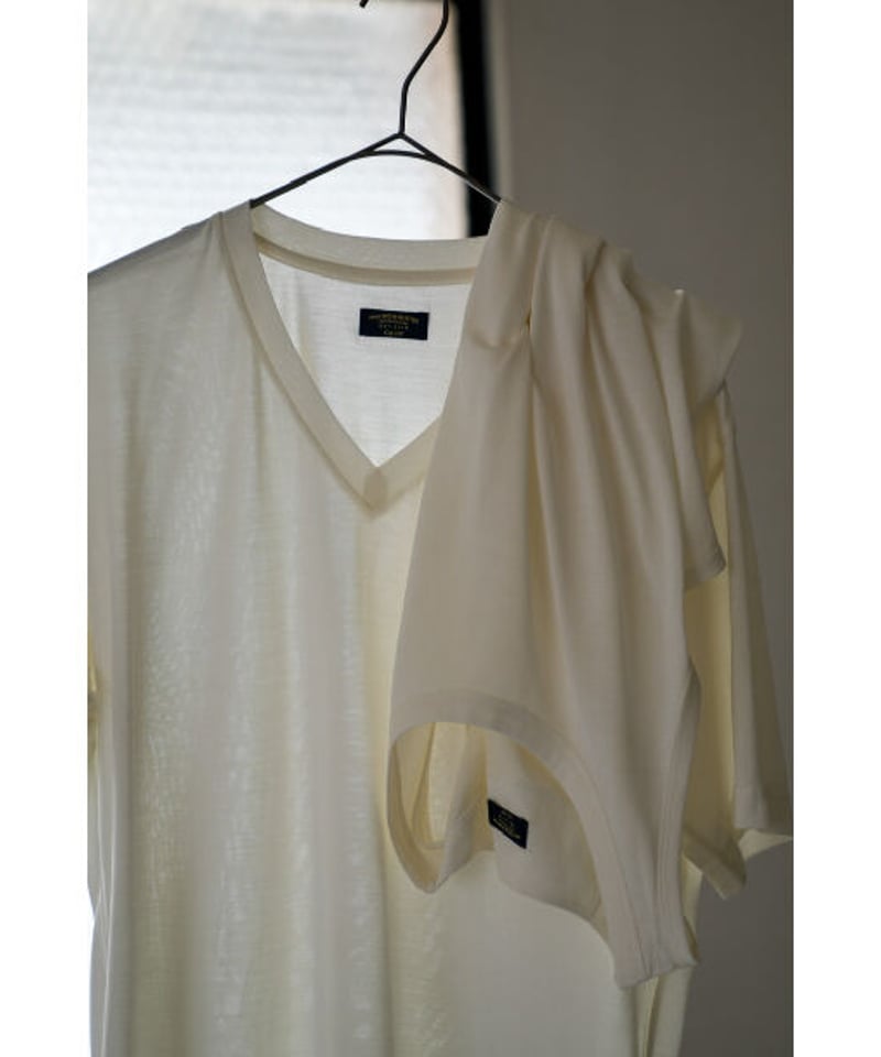 MAATEE&SONS Ex. WASHABLE SILK V NECK TEE | Must MAATEE&SONS Ex. WASHABLE SILK V NECK TEE | Must