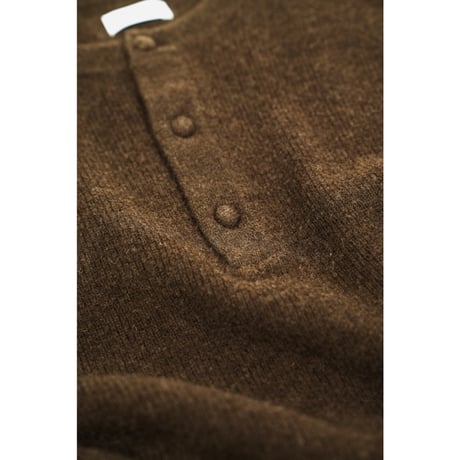 WALENODE "Innocent YAK" Henley-neck sweater