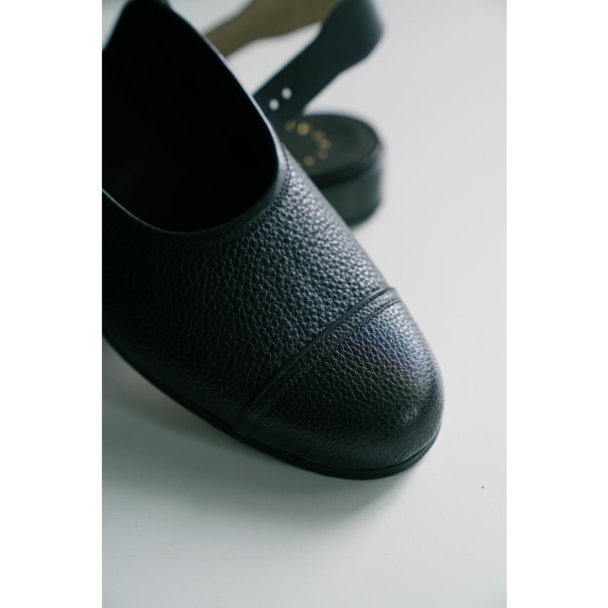 Post Production Face Sandal | MusterWerk