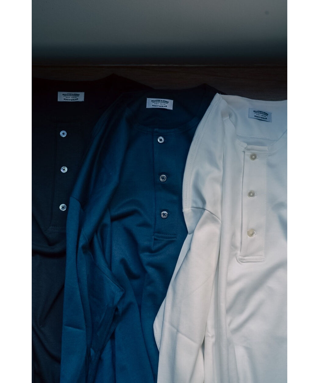 MAATEE&SONS 240/2 SILK PIQUE HENRY TEE L/S | Mu