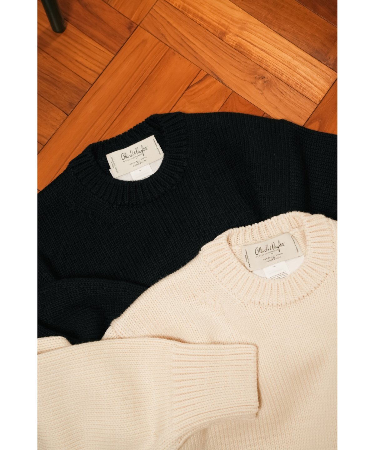 Olde H & Daughter WOOSTED WOOL CREW NECK P/O | Olde H & Daughter WOOSTED WOOL CREW NECK P/O |
