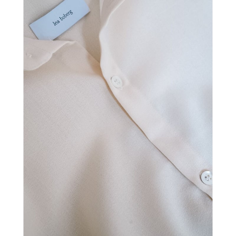 Lea Boberg SC Shirt サンドイッチカラー 白シャツ size3 LEA BOBERG S.C. SHIRT - WOOL CREPE | MusterWerk