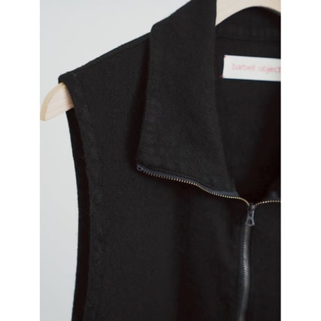 barbell object flower vest