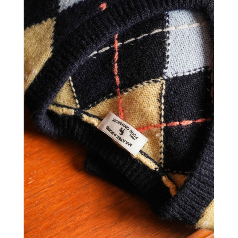 MAATEE&SONS Ex. KATEIKI CASHMERE ARGYLE V-NECK