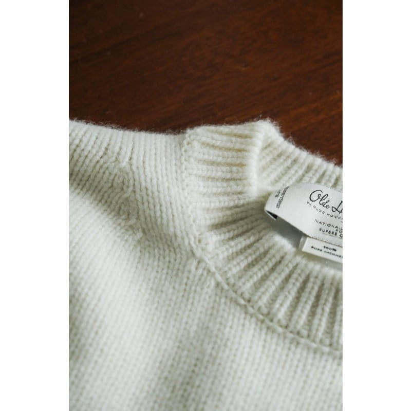 Olde H & Daughter BABY CASHMERE CREW NECK P/O |