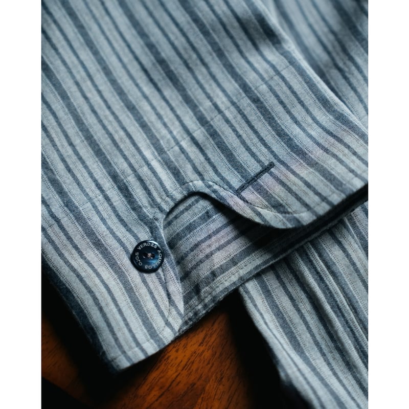 Aquellos Ojos Verdes Classic Stripe V-neck over