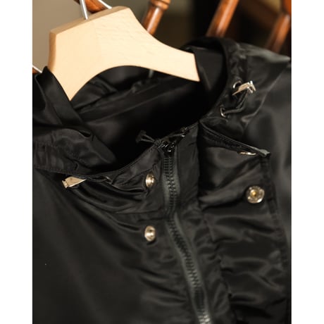 The CLASIK RECYCLE NYLON TWILL HOODED JACKET