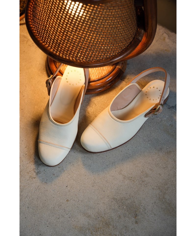 Post Production Ex. 白鞣しGoat Face Sandal | Muste