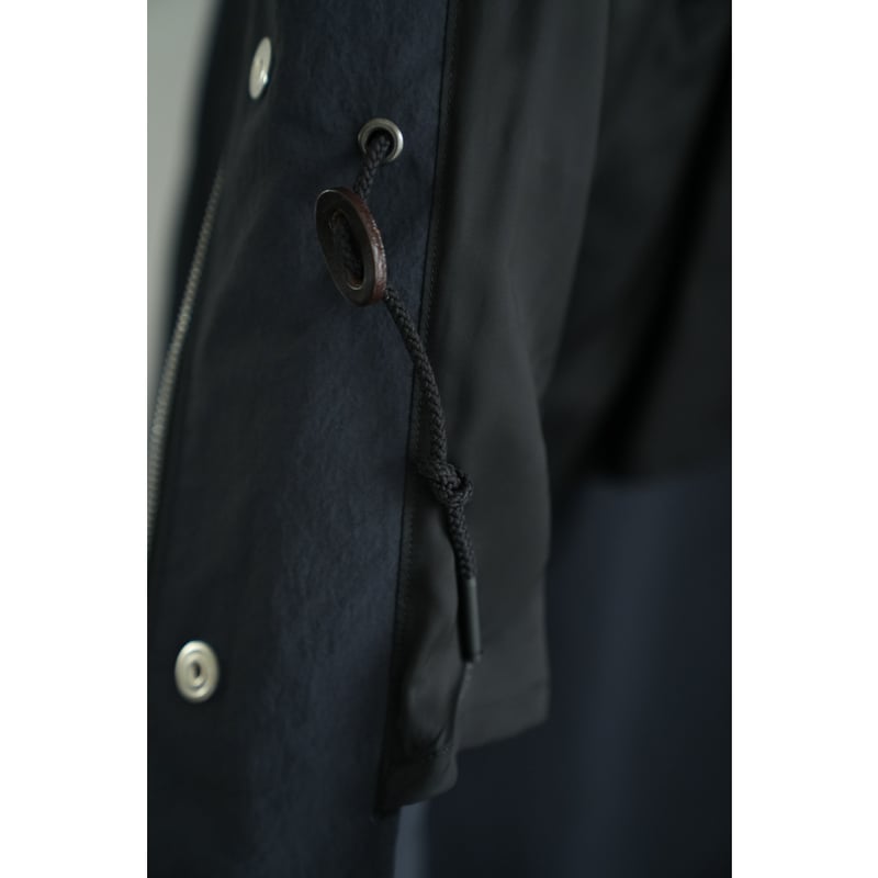 The CLASIK SHRINKED NYLON TAFFTA HUNTING MAC |