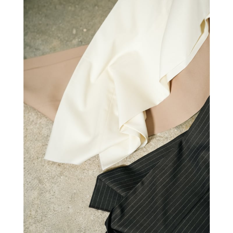 BIBOJA High Waisted Flare Trousers - No Pleat/S