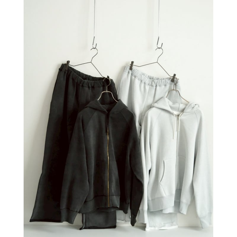 MAATEE&SONS Ex. FLARE SWEAT PANTS | MusterWerk