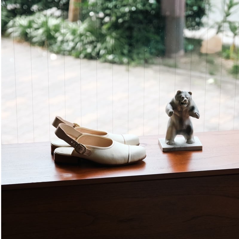 Post Production Ex. 白鞣しGoat Face Sandal | Muste
