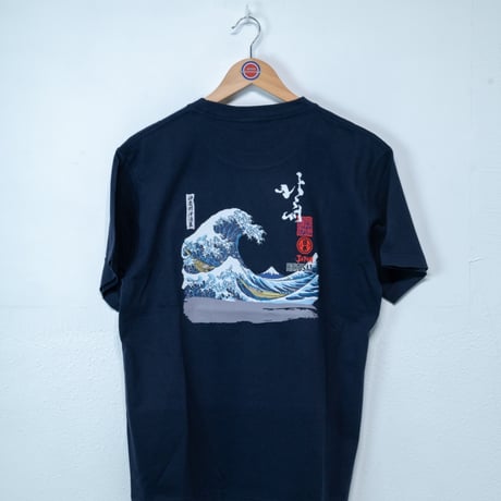 東京都墨田区 マンホールTシャツ（神奈川沖浪裏）