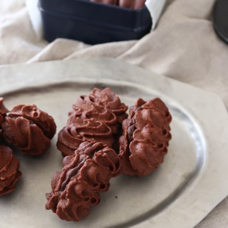 chocolat  クッキーサンド缶